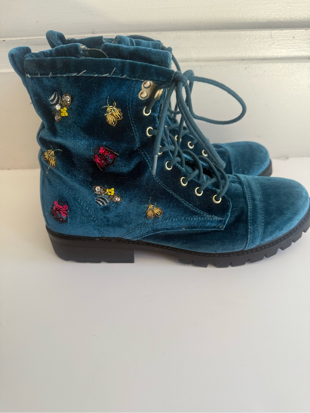 Betsey Johnson Bugsy Blue Velvet Combat Boots Embroidered Bug Insect Jewels 9.5 - Picture 8 of 10